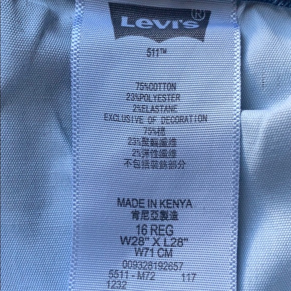 Levi’s Disttessed Jeans - Picture 3 of 4